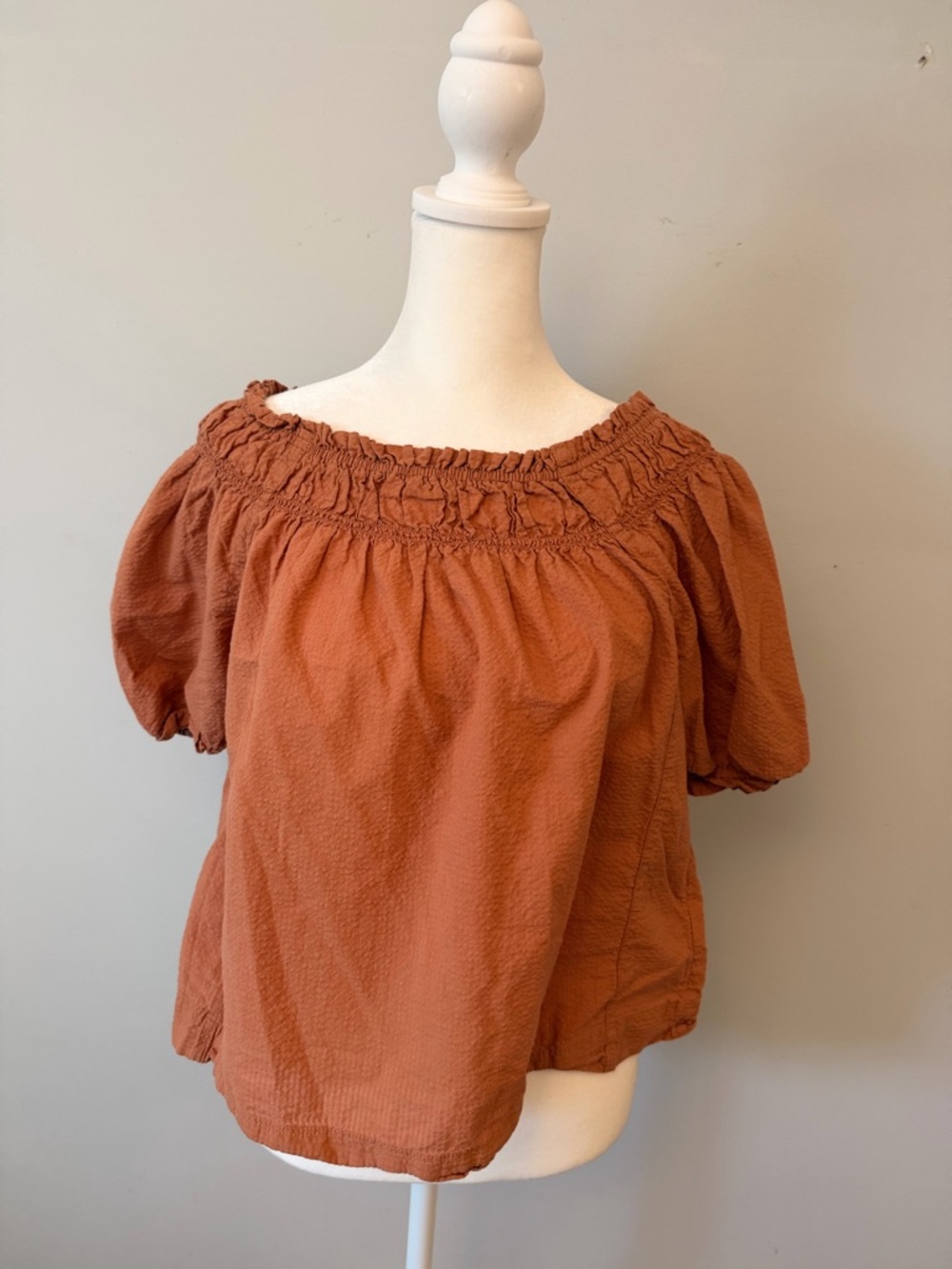 Lot of 2  Free Assembly Women's Puff Sleeve Top — dark orange and cream
